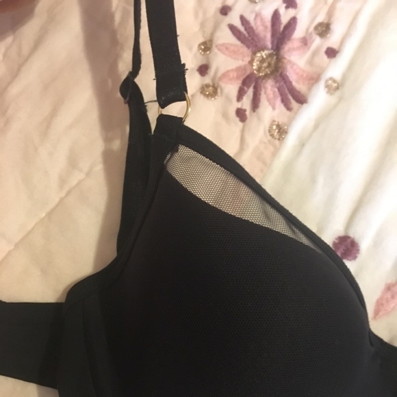 Black bra 32B - Picture 3 of 4